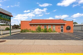 8250 Calumet Ave, Munster, IN for rent Building Photo- Image 1 of 7