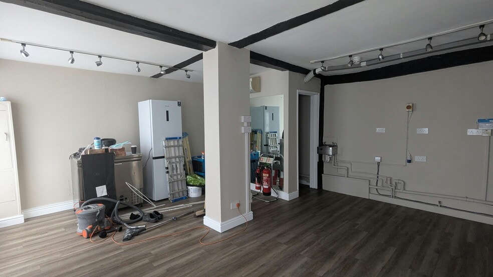 26 Denmark St, Wokingham to rent - Building Photo - Image 3 of 8
