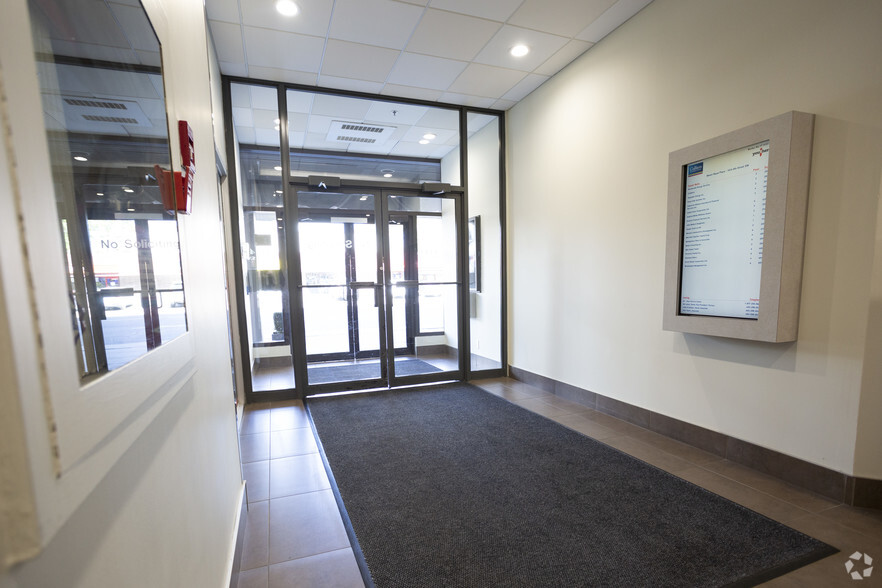 1414 8th St SW, Calgary, AB for rent - Lobby - Image 3 of 12