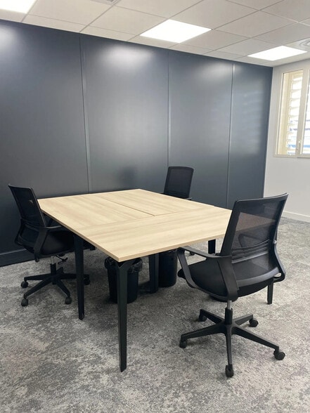 120 Rue Isabelle Eberhardt, Montpellier to rent - Interior Photo - Image 2 of 5