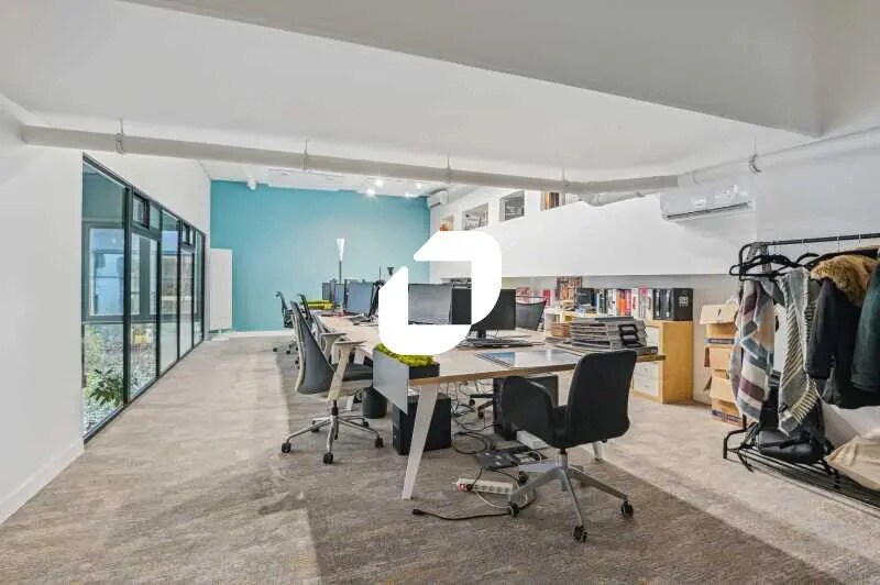 Office in Courbevoie to rent - Interior Photo - Image 2 of 14