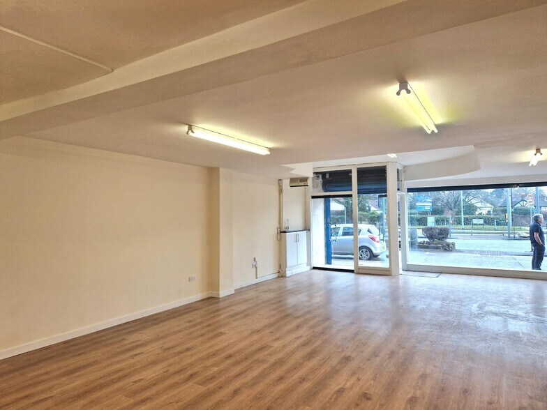 1200 New Chester Rd, Wirral to rent - Building Photo - Image 2 of 4