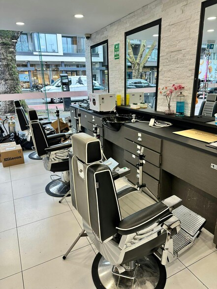 478 Chiswick High Rd, London to rent - Building Photo - Image 3 of 7