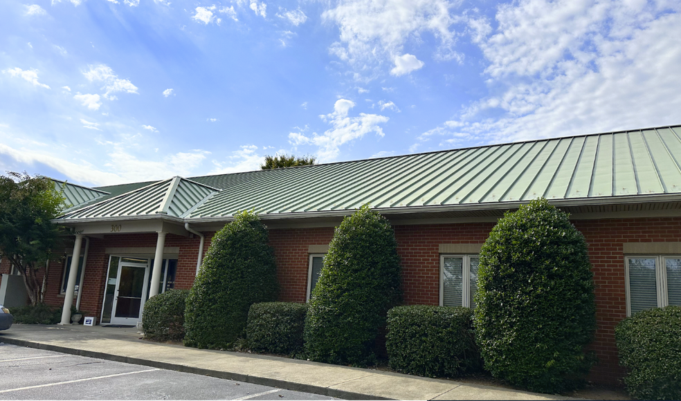 1000 Corporate Dr, Hillsborough, NC for rent - Building Photo - Image 2 of 2