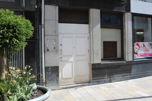 More details for 68-76 West Blackhall St, Greenock - Retail to Rent