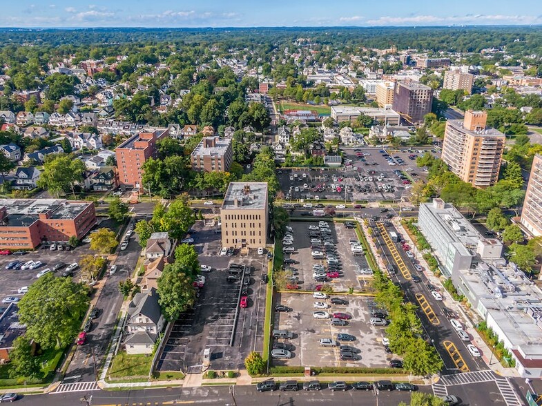 110 Lockwood Ave, New Rochelle, NY for sale - Aerial - Image 2 of 8