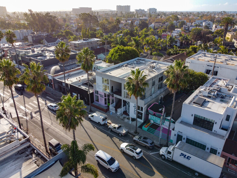 1350-1352 Abbot Kinney Blvd, Venice, CA for rent - Building Photo - Image 2 of 13