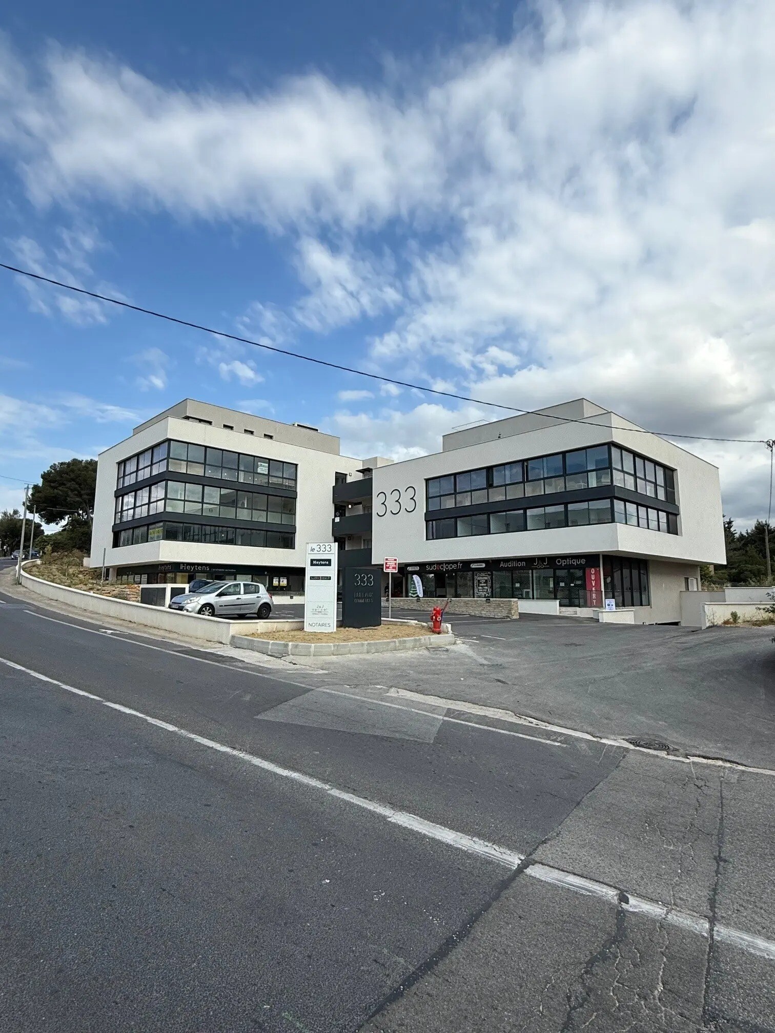 Retail in La Seyne-sur-Mer to rent Building Photo- Image 1 of 2