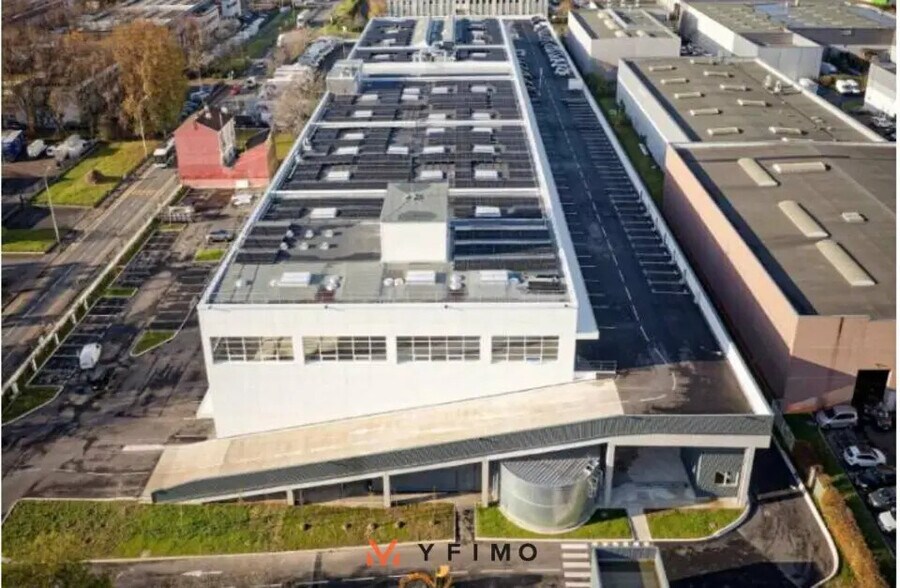 Light Industrial in Gennevilliers to rent - Building Photo - Image 2 of 8