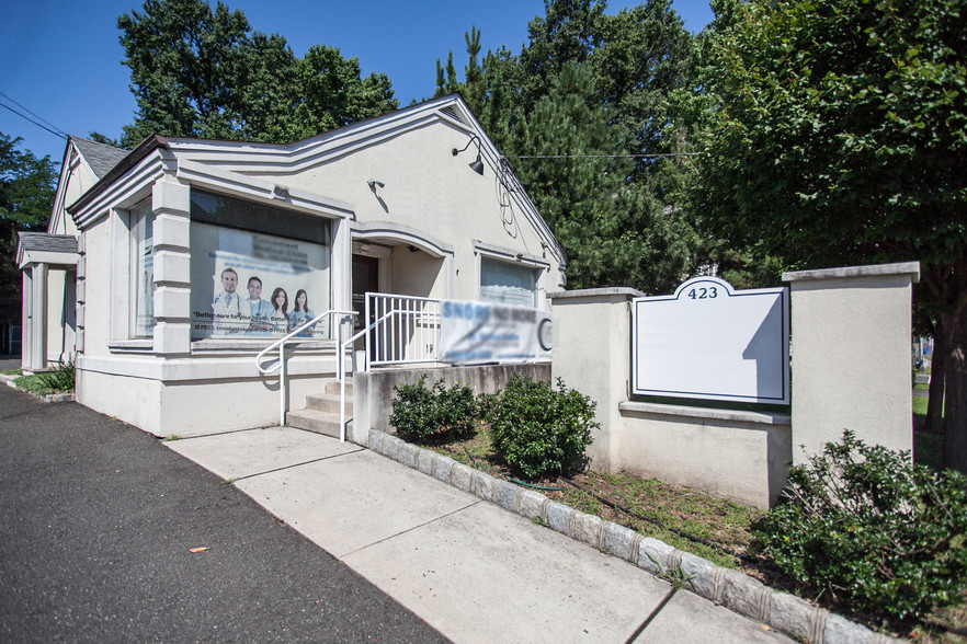 423 Amboy Ave, Woodbridge, NJ for sale - Building Photo - Image 1 of 1