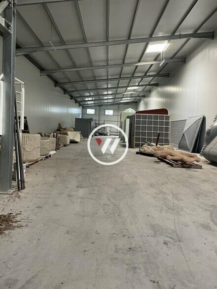 Light Industrial in Gémenos to rent - Building Photo - Image 1 of 3