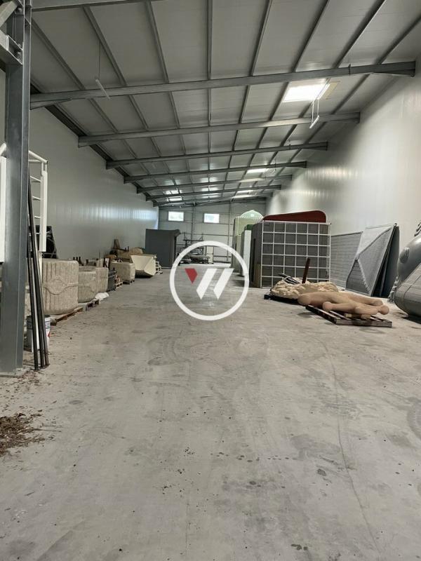 Light Industrial in Gémenos to rent Building Photo- Image 1 of 4