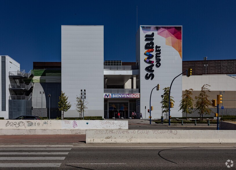 Retail in Leganés, Madrid to rent - Building Photo - Image 3 of 3