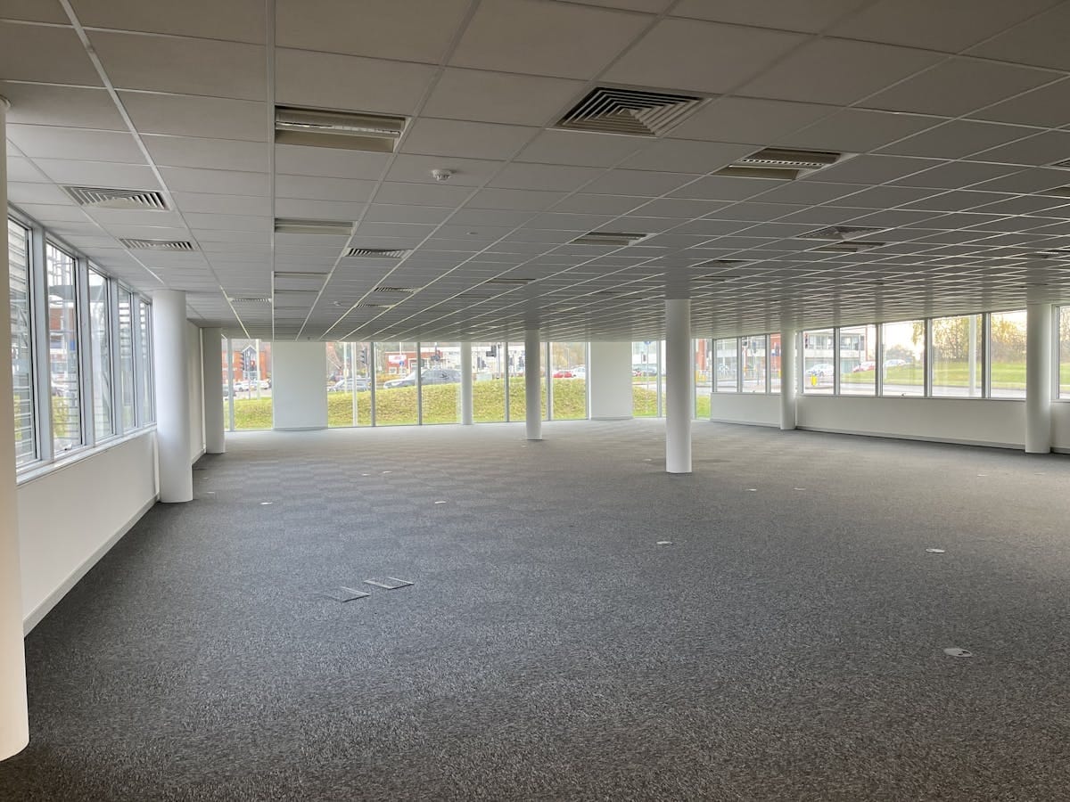 100 Eureka Park, Ashford to rent Interior Photo- Image 1 of 2