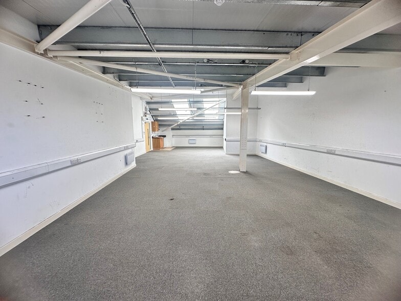 15-16 Palmer St, Frome to rent - Building Photo - Image 3 of 3