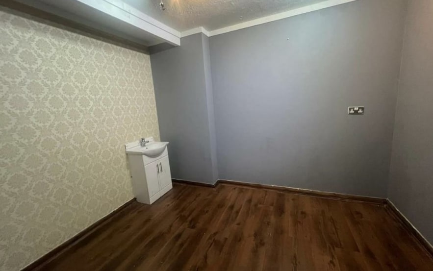 4 Water St, Carmarthen to rent Interior Photo- Image 1 of 8