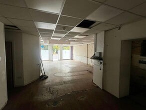 80 Coombe Ln, London to rent Interior Photo- Image 1 of 2