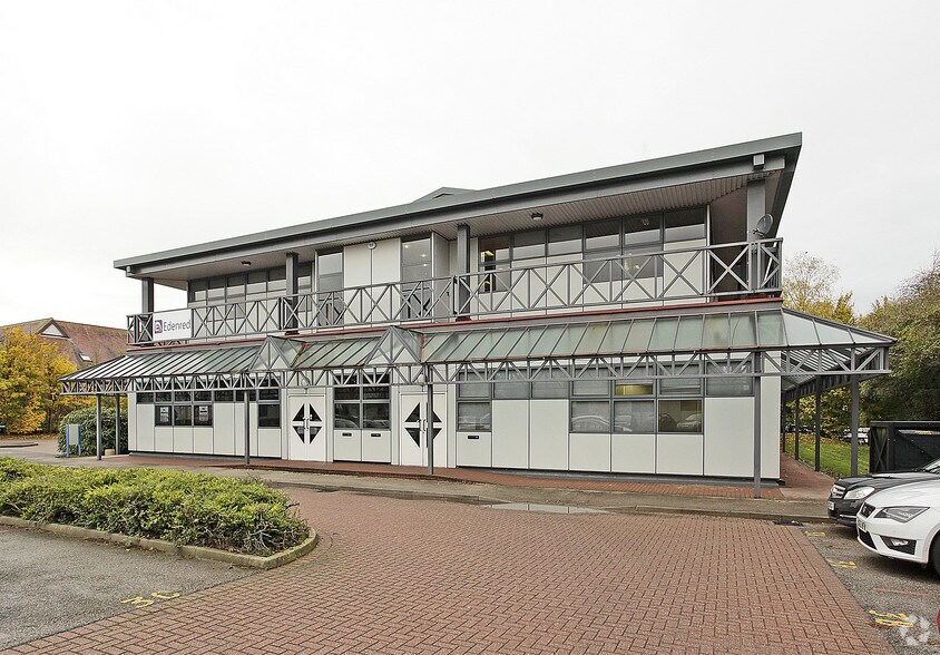 The Pavilions, Chester to rent - Building Photo - Image 3 of 3