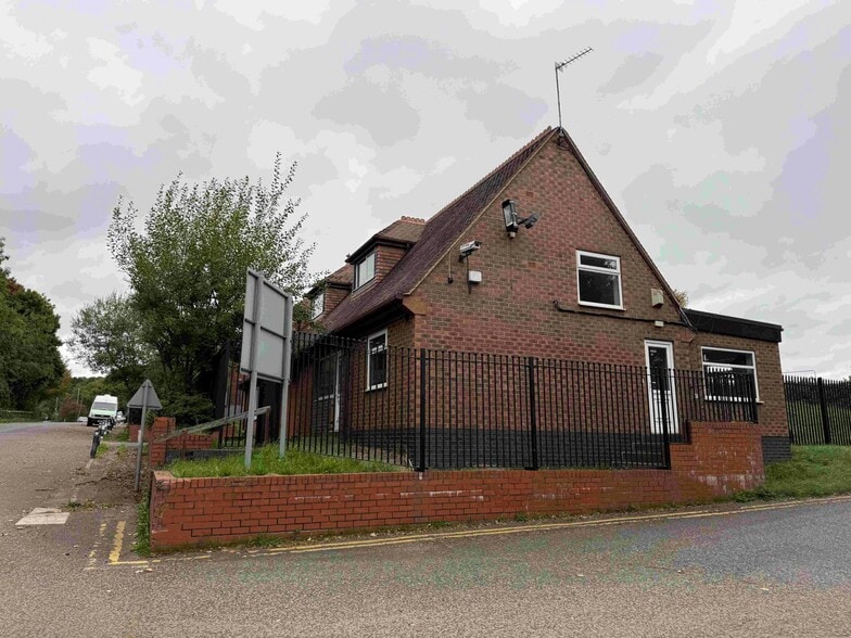 Ridge Hill Dr, Crewe to rent - Building Photo - Image 2 of 20