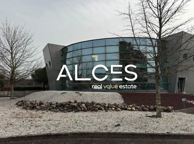 Office in Mérignac for sale Building Photo- Image 1 of 7