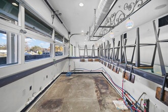 1010 S Flores St, San Antonio, TX to rent Building Photo- Image 2 of 15