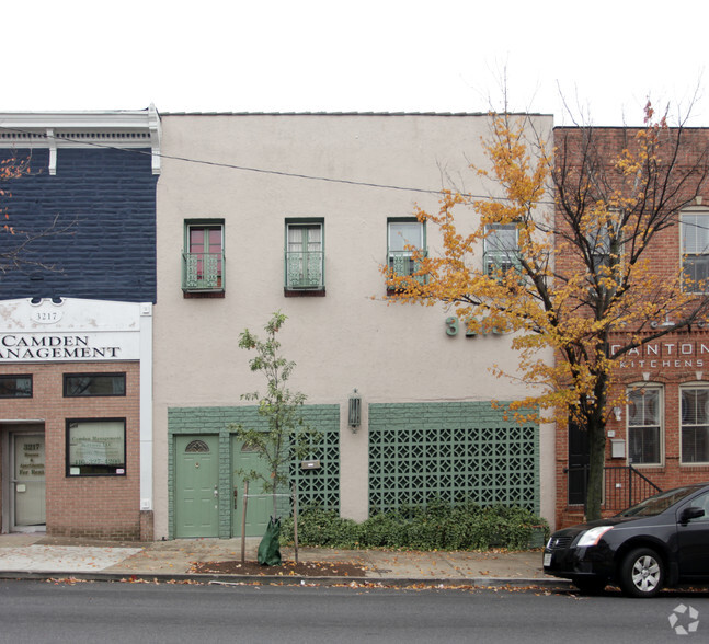 3215 Eastern Ave, Baltimore, MD for rent - Primary Photo - Image 3 of 4