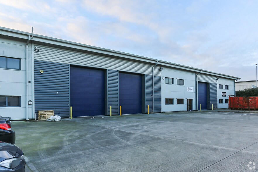 Express Way, Normanton for sale - Primary Photo - Image 1 of 1