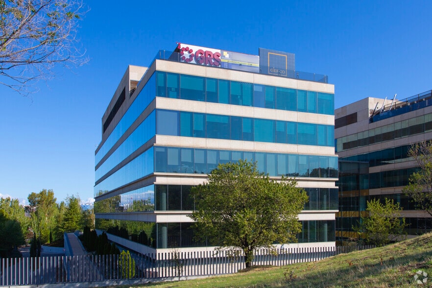 Avenida Barajas, 36, Alcobendas, Madrid to rent - Primary Photo - Image 1 of 6