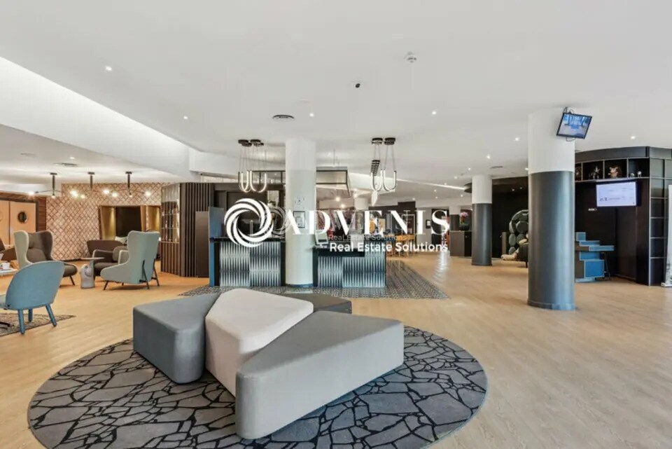 Office in Noisy-le-Grand to rent Building Photo- Image 1 of 10