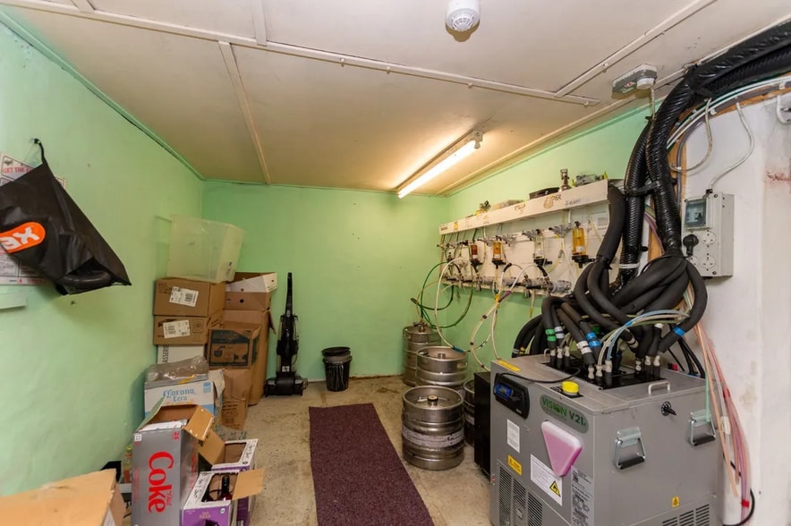 Sarn Meyllteyrn, Pwllheli for sale - Interior Photo - Image 3 of 35