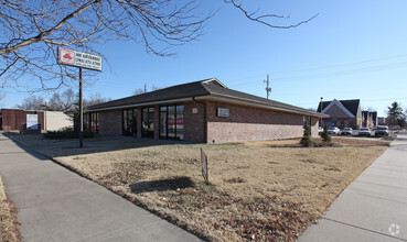 1315-1317 SW 6th Ave, Topeka, KS for sale Primary Photo- Image 1 of 10