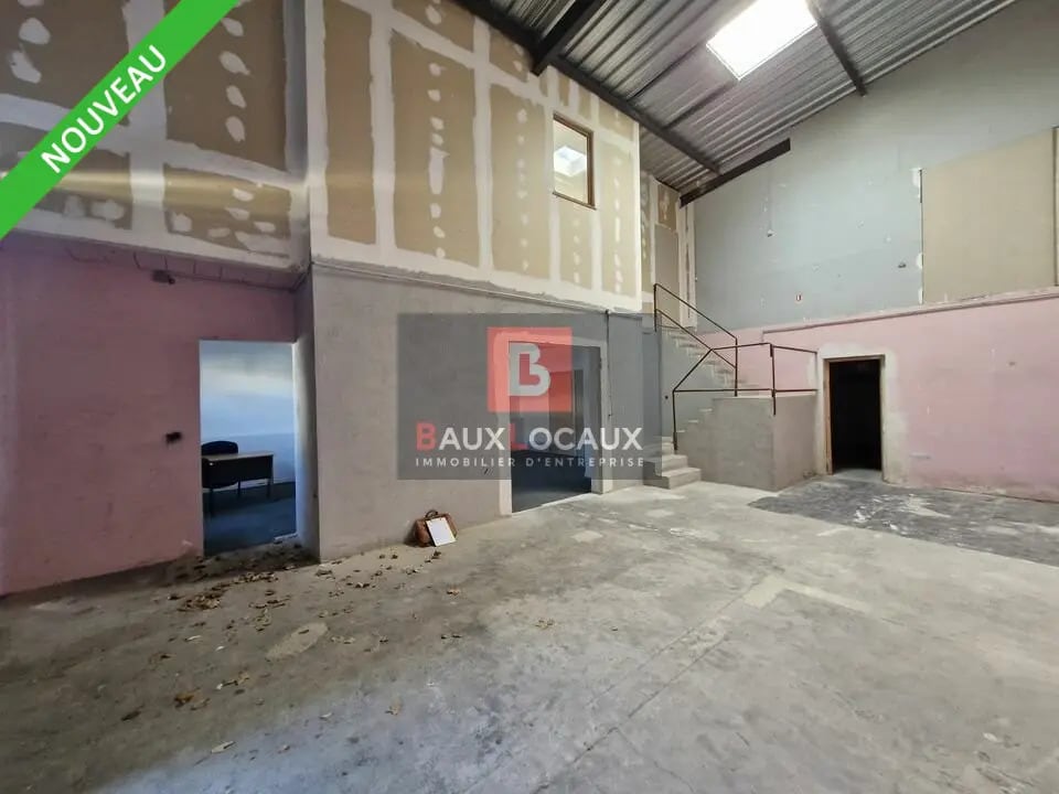 Office in Venelles to rent Interior Photo- Image 1 of 14