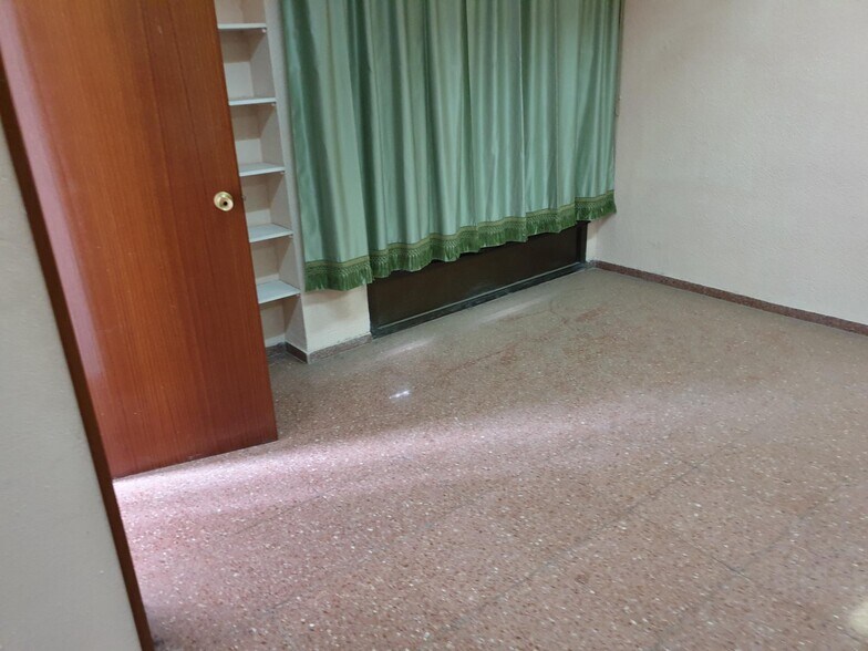 Retail in Elda for sale - Interior Photo - Image 2 of 26