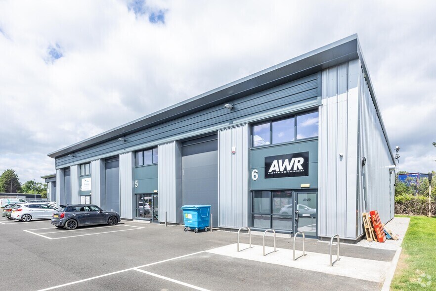 Barrington Way, Darlington to rent - Building Photo - Image 2 of 4