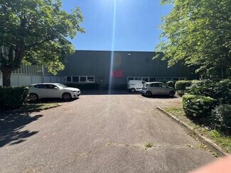 More details for 1/3 Avenue Jean Pierre Timbaud, Trappes - Industrial to Rent
