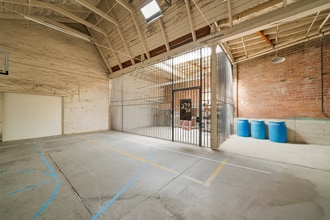 2130-2220 Livingston St, Oakland, CA to rent Interior Photo- Image 2 of 4