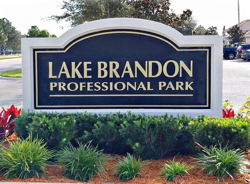 1135 Professional Park Dr, Brandon, FL for sale - Building Photo - Image 1 of 1