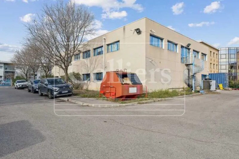 Office in Marseille to rent - Building Photo - Image 1 of 16