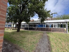 7 Barnfield Crescent, Exeter to rent Building Photo- Image 2 of 8