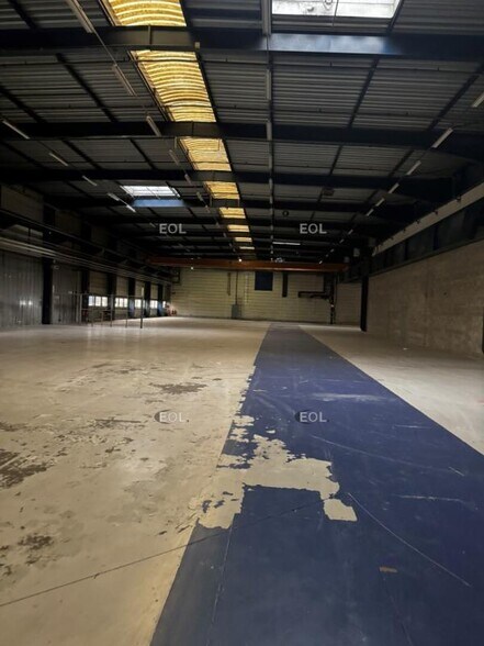 Industrial in Villeron to rent - Building Photo - Image 3 of 3