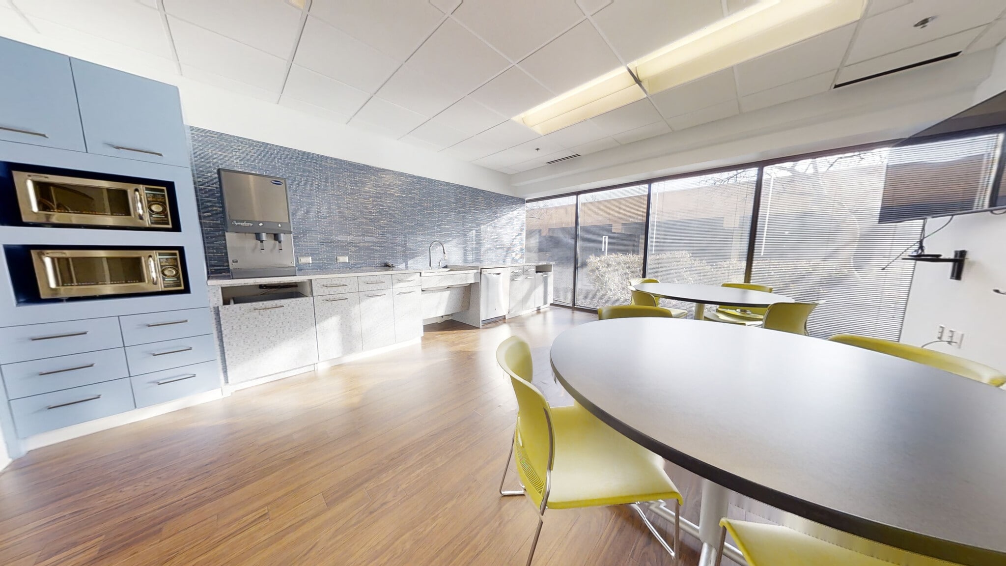 315 E Eisenhower Pky, Ann Arbor, MI to rent Interior Photo- Image 1 of 4