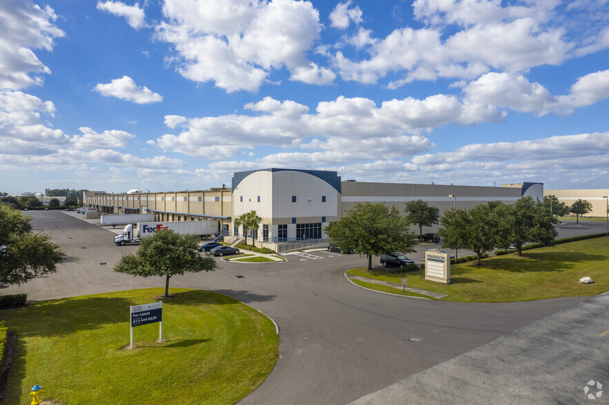 4531-4561 Madison Industrial Ln, Tampa, FL for rent - Building Photo - Image 2 of 9