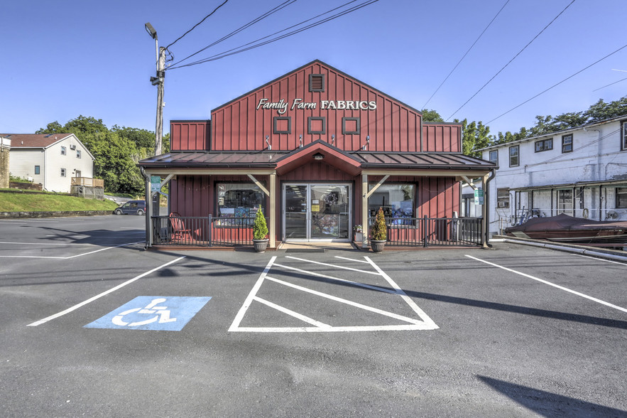 1121 Main St, East Earl, PA for sale - Building Photo - Image 1 of 1