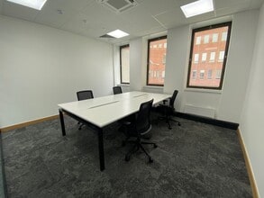 27-28 Middleborough, Colchester to rent Interior Photo- Image 2 of 8