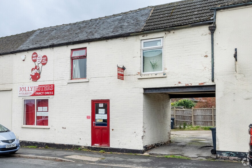 25 Derby Rd, Alfreton to rent - Primary Photo - Image 1 of 2