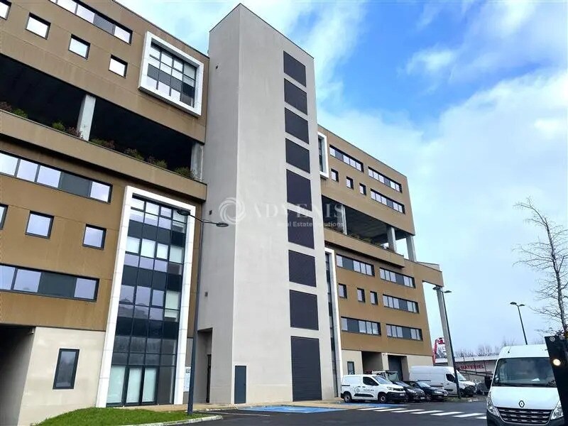 Light Industrial in Colombes to rent Building Photo- Image 1 of 10