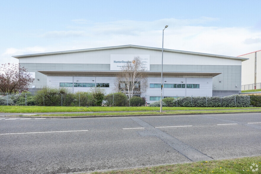 Spire Rd, Washington to rent - Building Photo - Image 2 of 3