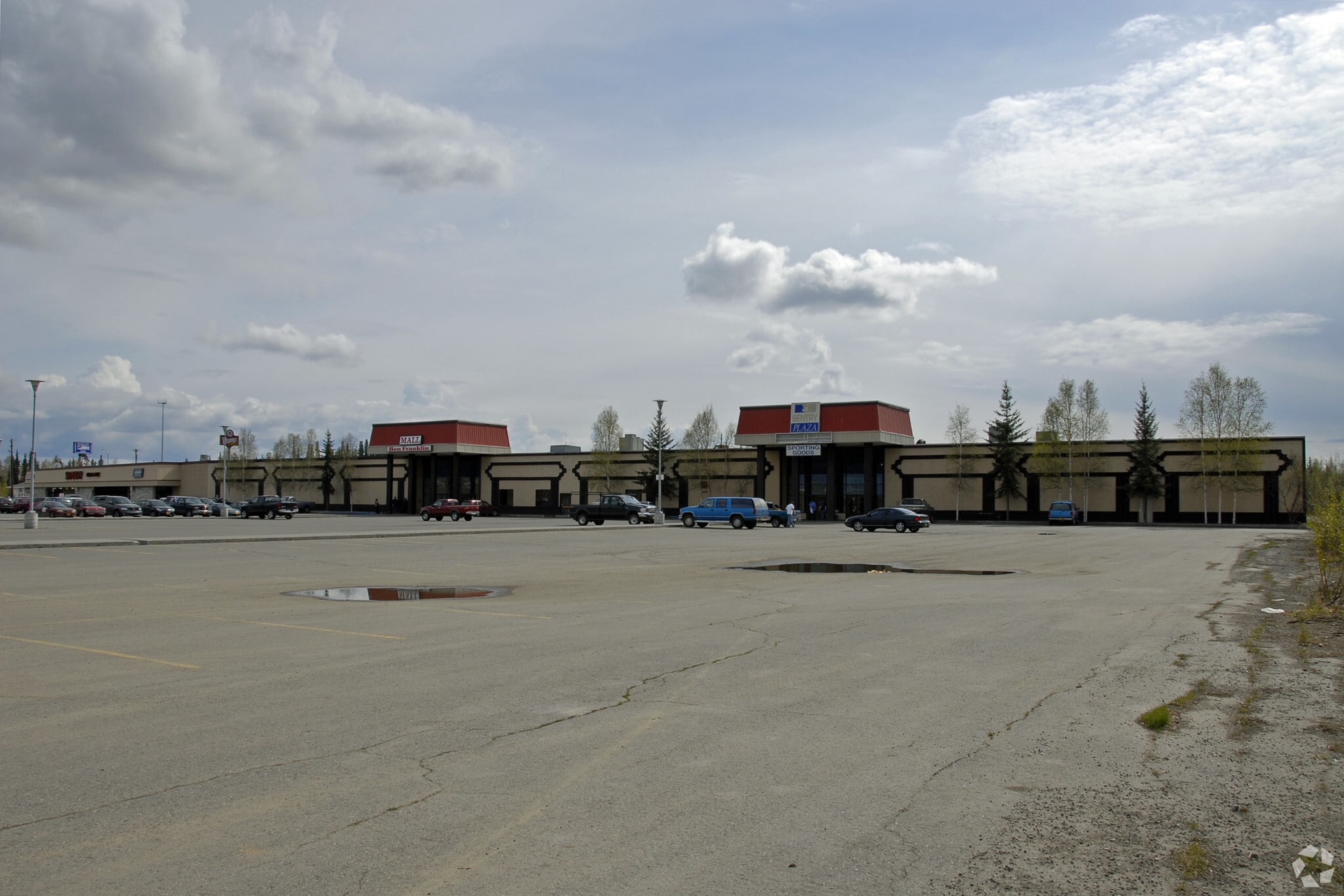 301 N Santa Claus Ln, North Pole, AK to rent Building Photo- Image 1 of 10