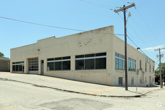 202-208 S Guthrie Ave, Tulsa, OK for sale Building Photo- Image 1 of 1