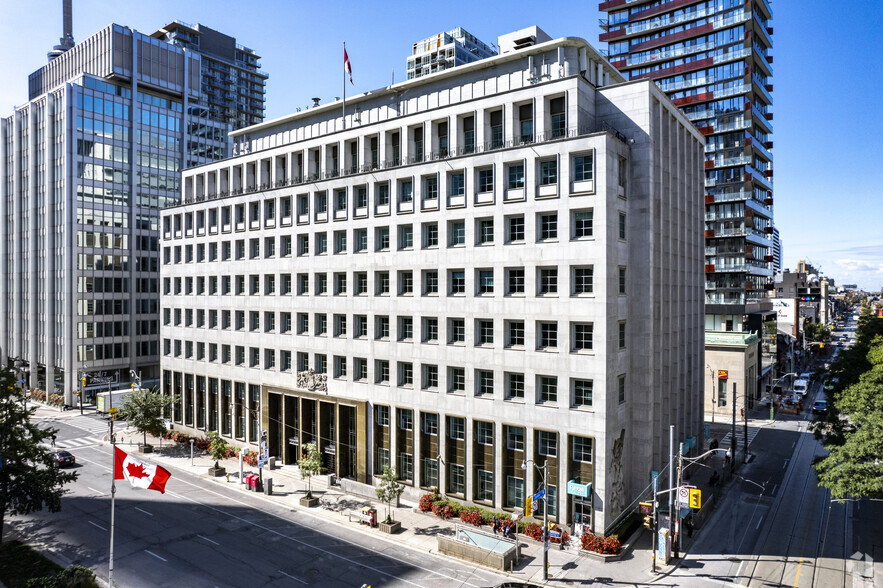 250 University Ave, Toronto, ON for rent - Primary Photo - Image 1 of 7